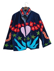 Chaqueta de Terciopelo Azul Marino Hecha a Mano con Bordado Floral Colorido y Corazón, Prenda Exterior Artística Bohemia para Mujer - Product Image 1