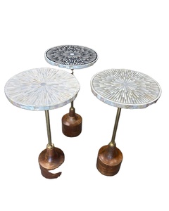 Exquisita mesita de noche tradicional de nácar, diseño de incrustaciones florales hechas a mano de primera calidad para interiores de casas sofisticadas - Product Image 3