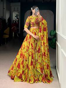 Ensemble Lehenga à imprimé floral jaune avec dupatta, tenue élégante pour les fêtes et les mariages, vêtements pour femmes, look de créateur haut de gamme - Product Image 3