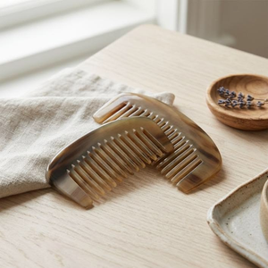 Peine de Cuerno de Vaca Auténtico Hecho a Mano, Antiestático y Ecológico para Hombre, Diseño Náutico Moderno de Alta Calidad - Product Image 6