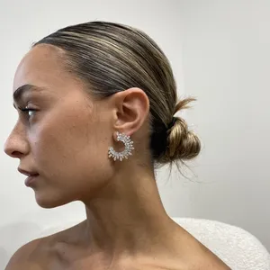 Boucles d'oreilles en diamants de laboratoire taille marquise et poire de 8,34 carats E-F VS1 en or blanc 14 carats, bijoux de luxe - Product Image 2