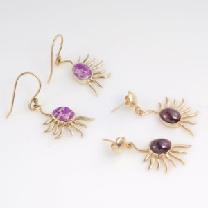 Boucles d'oreilles pendantes en grenat naturel plaqué or, motif soleil, bijoux célestes faits à la main, pierres précieuses délicates, cadeau pour femme - Product Image 3