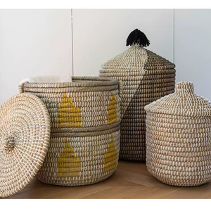 Panier pliant vintage en jonc de mer tressé, texture naturelle, pour rangement et décoration intérieure, organisateur décoratif tissé à la main, collection éco-responsable pour la maison - Product Image 4