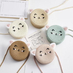 Bolso Bandolera de Ratán con Diseño de Cara de Gato de Dibujos Animados, Ligero, para Uso Diario, con Cierre de Solapa, Correa Única, Forma Redonda, para Mujer - Product Image 1