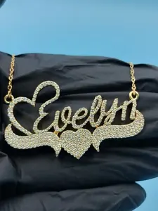 Pendentif en argent sterling avec finition plaquée or, personnalisé avec un nom, serti d'un moissanite véritable rond de 1,40 carat, pour femmes - Product Image 4