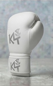 ถุงมือชกมวยหนังวัวแท้แบบเต็มนิ้ว รุ่น KL-TG-001 ยี่ห้อ KLTW INT'L สำหรับ MMA มวยไทย คิกบ็อกซิ่ง ระบายอากาศได้ดี ทนทาน - Product Image 2