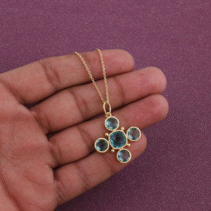 Collar con Colgante de Cruz de Topacio Azul, Engaste de Bisel, Piedras Redondas, Cadena de Latón, Joyería Unisex para Uso Diario V - Product Image 1