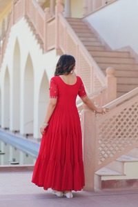 Robes Anarkali indiennes tendance en tissu imitation fleuri avec broderies de perles, robes Anarkali élégantes pour les mariages et les festivals - Product Image 6