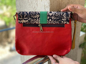 Sac à main en cuir véritable sac à bandoulière multicolore de style attrayant sac à main en cuir recyclé imprimé animal - Product Image 5