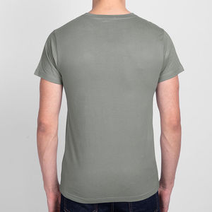 Camiseta moderna con estampado DTF, gráficos llamativos, tela premium y estampado resistente a la decoloración. Vibe streetwear perfecto para un estilo diario - Product Image 2