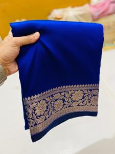 Sari en soie brocart de luxe avec bordure dorée, style Banarasi, tissé à la main, tenue traditionnelle indienne pour mariage, draperie ethnique de mariée, pour fête - Product Image 3