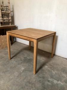 Table de salle à manger sur mesure pour café-restaurant, qualité commerciale, robuste, en teck massif, mobilier d'extérieur, revêtement hydrofuge - Product Image 6
