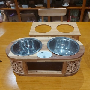Tazón alimentador de madera para perros y gatos de tamaño mediano de nuevo diseño a precio barato de alta calidad cuencos dobles para mascotas hechos en Vietnam - Product Image 1