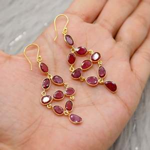 Pendientes de Plata de Ley 925 con Rubíes Indios para Mujer, Pendientes Colgantes de Moda para Chicas con Sello Moderno para Regalo - Product Image 3
