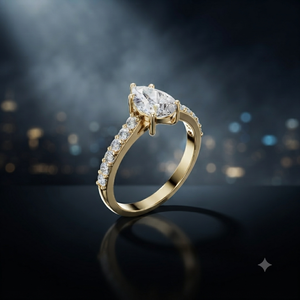 Bague de fiançailles personnalisée en or jaune avec diamant taille poire pour femme, pavée, pour mariage ou promesse, bijoux fins - Product Image 1