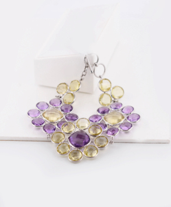 Pulsera artesanal de amatista y cuarzo limón con diseño de racimo audaz en plata de ley 925 - Product Image 3