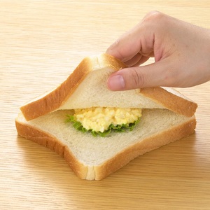 RE-182 Máquina para Hacer Sándwiches con Bordes Sellados, Cortador de Sándwiches Hecho en Japón, Moldes para el Desayuno de tu Hijo - Product Image 2