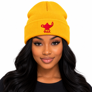 Gorro de Punto para Mujer PDK, Gorro de Invierno Suave con Logotipo Decorativo, Ajuste Elástico Cómodo y Estilo Clásico Informal para Clima Frío - Product Image 1