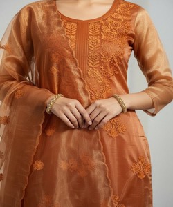 Ensemble haut et bas en coton sergé moderne avec broderie et dupatta, tenue de fête, prix de gros, vêtement ethnique, orange - Product Image 2
