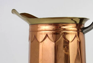 Carafe en cuivre pur fabriquée à la main en Inde, directement du fabricant, pour servir de la bière et du café, idéale pour les fêtes de luxe. - Product Image 3