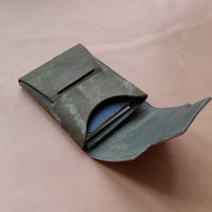 Portefeuille en cuir de vachette de qualité supérieure, sans couture, construction minimaliste et discrète, porte-cartes fin, poche avant LSSW-0029 - Product Image 4