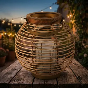 Hermosa Linterna Esférica de Metal con un Collar de Madera, Asa Dorada Fija y Portavelas Central de Cristal Tipo Huracán - Product Image 6