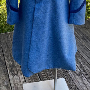 Manteau à franges de style Amérique de l'Ouest ancienne, reproduction authentique et fidèle à l'époque - Product Image 4