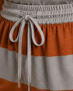 Ensemble pyjama en satin pour femmes, rayures marron rouille et gris argenté, débardeur sans manches avec short à taille élastique, ensemble de vêtements de nuit de luxe - Product Image 6