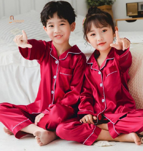 ชุดนอนเด็กแขนยาวสีแดงผ้าซาตินสำหรับเด็กชายและเด็กหญิงชุดนอนฤดูหนาวชุดเด็กสองชิ้น - Product Image 1