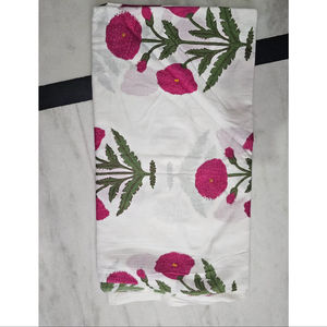 Hermosa Tela Tradicional India Estampada a Mano con Diseño Floral, 100% Algodón, Lavable, al Mejor Precio al por Mayor - Product Image 1