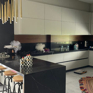 Ensemble de meubles de cuisine contemporains en panneaux de particules, plan de travail en marbre, mobilier de luxe pour l'intérieur de la maison - Product Image 1