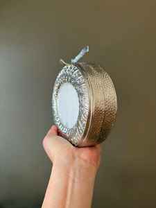 Pochette artisanale en acajou naturel avec nacre et cadre en métal argenté pour soirée - Product Image 4