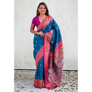 Sari de Seda Paithani Yeola con Tejido Zari Azul en Contraste, Elegante Vestido de Noche - Product Image 4