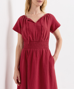 Robe midi en double gaze biologique à col ouvert fendu avec liens, taille élastiquée smockée et manches raglan volantées - Product Image 4