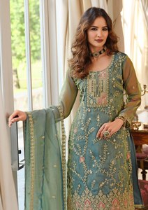 Ensemble de costume en soie élégant – Kurti brodé avec pantalon et dupatta à bordure en dentelle - Product Image 4