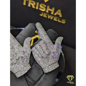 Pendentif breloque en diamant de laboratoire VVS en argent sterling 925 massif, bijou de luxe pour homme et femme par Trisha Jewels - Product Image 4