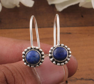 ต่างหูห้อยประดับพลอยลาพิสลาซูลีธรรมชาติ ทำด้วยมือ เงินสเตอร์ลิง งานวินเทจ เครื่องประดับงานแต่งงาน ดีไซเนอร์ - Product Image 2