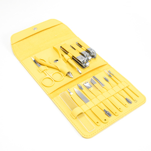 Ensemble de manucure et pédicure professionnel de haute qualité en acier inoxydable plaqué or, réutilisable, 4 en 1, coupe-ongles, logo personnalisé - Product Image 1