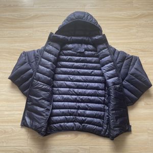 Veste en nylon de couleur unie pour homme, veste matelassée décontractée d'hiver à capuche, fabricant de vestes au Bangladesh - Product Image 5
