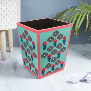 Vase élégant en MDF fait main avec imprimé floral pour la décoration du salon et de la table - Product Image 1