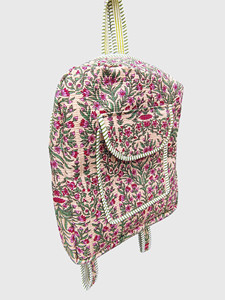 Sac à dos en coton matelassé à fleurs roses bohèmes pour femmes avec poche avant - Product Image 2