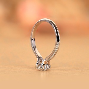 Anillo de oro macizo de 14K con banda ovalada verde de diamantes cultivados en laboratorio de corte redondo, sin conflictos, con borde flotante, para mujer - Product Image 4