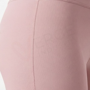 Leggings de Yoga de Cintura Alta hasta la Pantorrilla con Diseño Calado, Color Rosa Sólido, Spandex y Nailon, Ajuste Sin Costuras - Product Image 5