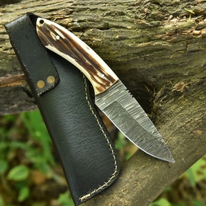 Couteau de chasse en acier Damas Premium Pasha Enterprises, manche en bois de cerf, étui en cuir, personnalisable OEM/ODM, qualité industrielle - Product Image 5