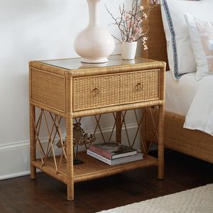 Elegante Mesa de Noche de Ratán Estilo Bohemio, Diseñada con Estructura de Madera Maciza y Acabado Tejido Natural - Product Image 2