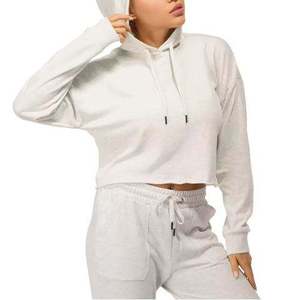 Conjuntos Cortos Personalizados OEM para Mujer, Conjunto de Dos Piezas con Bloques de Color, Corte Moderno para Compradores de Ropa Urbana Estadounidense - Product Image 6