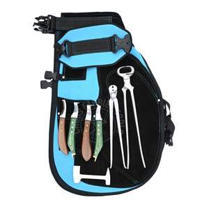 Kit de Herramientas Duradero para Herrar Caballos: Delantal de Seguridad, Herramienta para Remover Clavos, Alicates, Extractor, Pulidor y 4 Cuchillas para Pezuñas con Mango de Madera y Extremo de Latón - Product Image 1