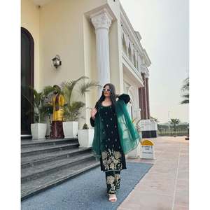 ชุดสูทงานปาร์ตี้สไตล์ชาติพันธุ์สวยงาม พร้อมงานปักและงานประดับเลื่อม - Product Image 3