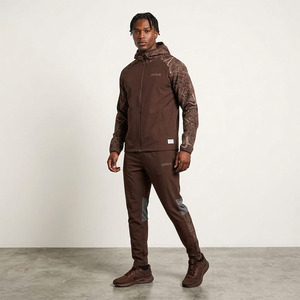 Conjunto Deportivo con Capucha, Unisex, Color Camel, Ligero, 100% Poliéster, Cintura Elástica, Largo, Otoño 2025 - Product Image 3
