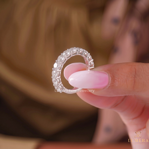 Anillo de diamante con corte brillante redondo disponible con diamante cultivado en laboratorio, oro, joyería fina minimalista para regalo de compromiso o boda. - Product Image 5